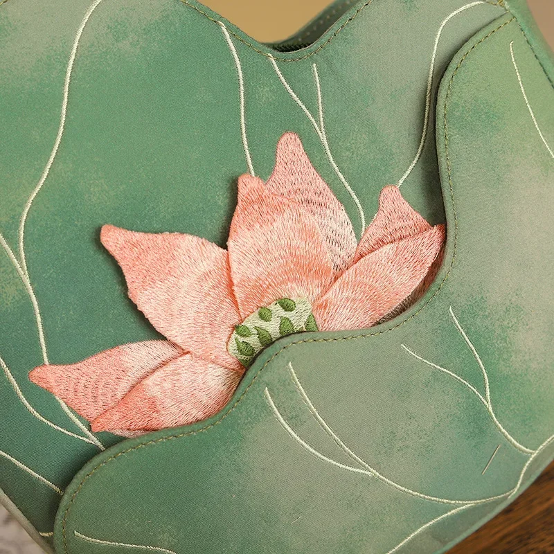 Elegant Chinese Style Lotus Le - Women'S Bags New Collection recension och pris