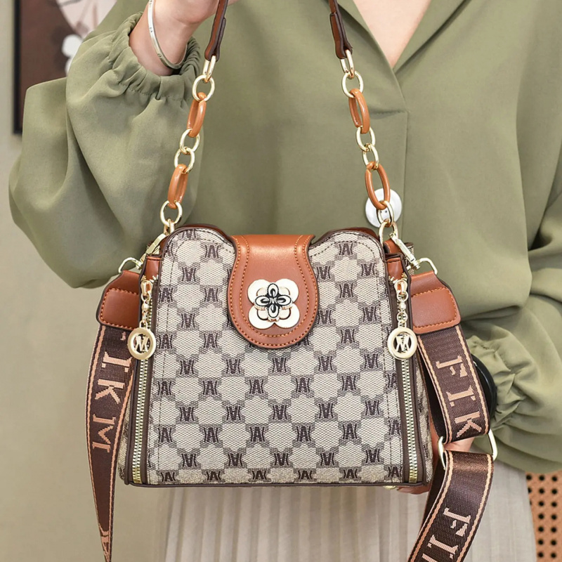 vintage letter printed shoulde - Women Bags Daily Use recension och pris