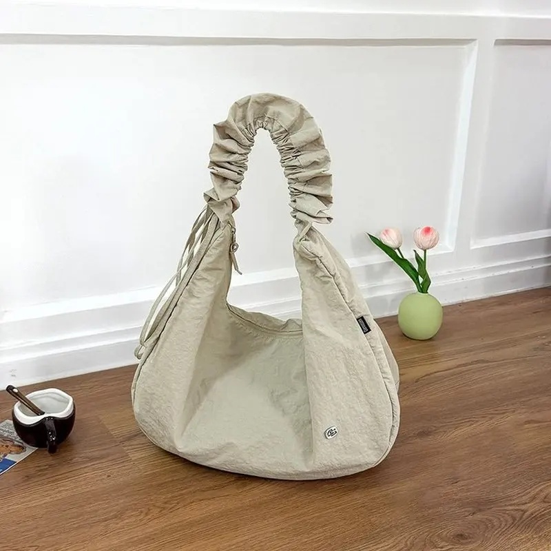 Women's Crinkled Nylon Hobo Ba - Hobo Bag Slouchy recension och pris
