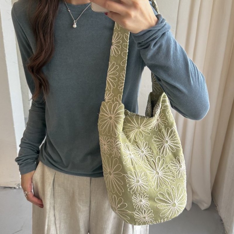 Women Black White Floral Hobo  - Hobo Bag Slouchy recension och pris