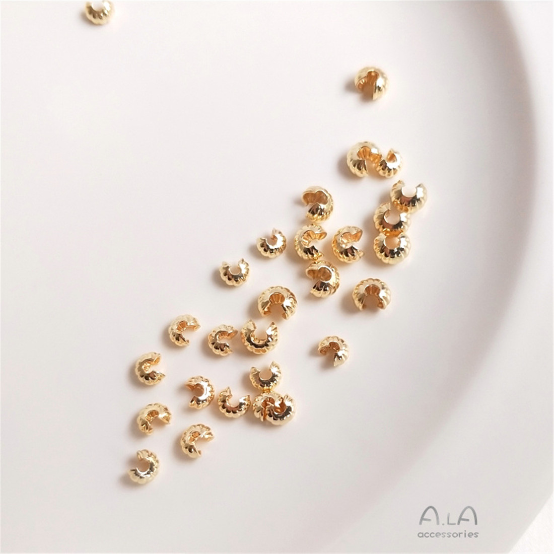 14K True Gold Pumpkin Pattern  - Half Moon Crescent recension och pris